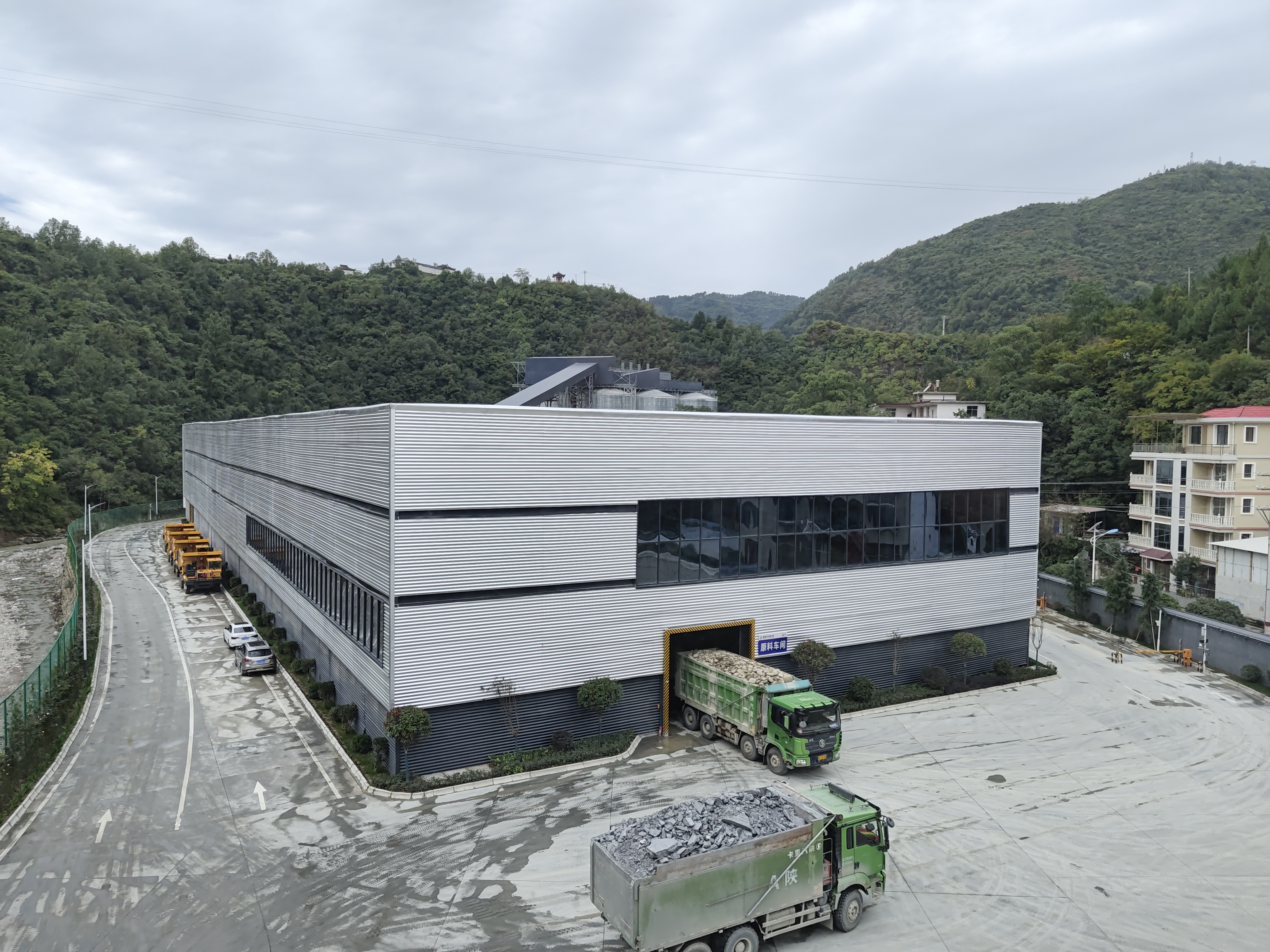陜西天佑礦業(yè)廠房及罐體質量檢測側記
